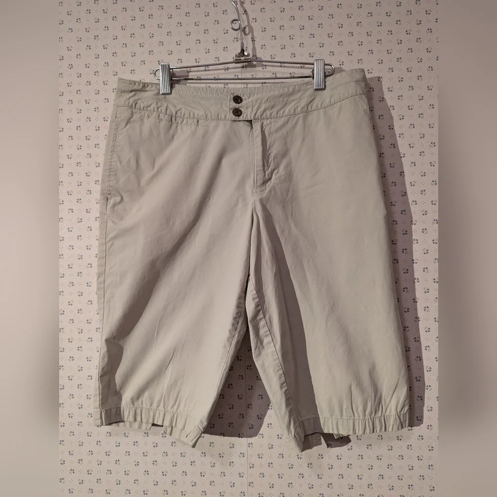 White Sierra 10 Bermuda Shorts Light Tan Women's Hiking Walking Outdoors